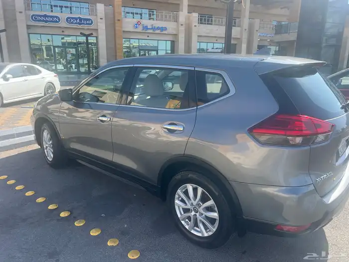 نيسان إكس-تريل 2018 رمادي 6