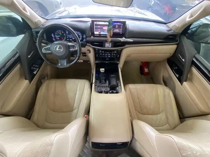 لكزس LX570 2021 9