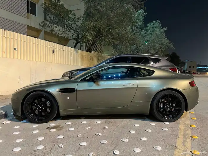 أوستن مارتن فانتج جير عادي نظيف ومخزن 24