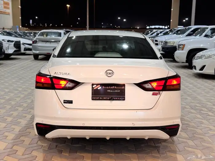نيسان التيما موديل 2022 10