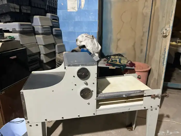 ثلاجة عرض حلاء متر ونص عرض ومتر ونص طول فردة خبز طولت سخان 1