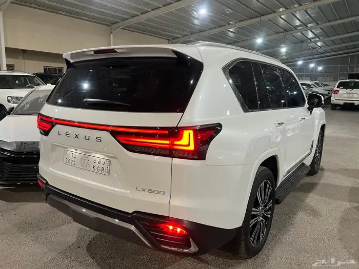 لكزس LX600 سعودي BB عداد 19 الف مالك واحد وكاله 18