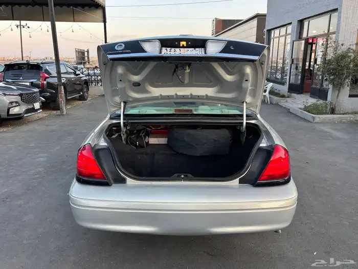 فورد كراون فكتوريا 2012 16