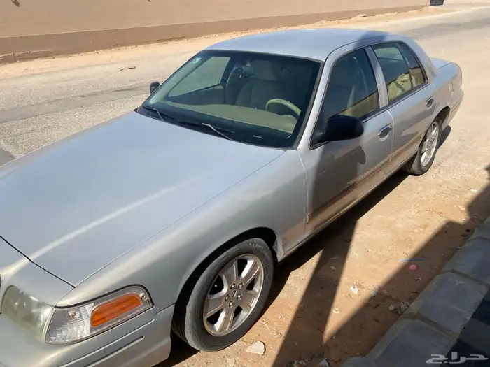 للبيع فورد 2011 كراون فكتوريا 0