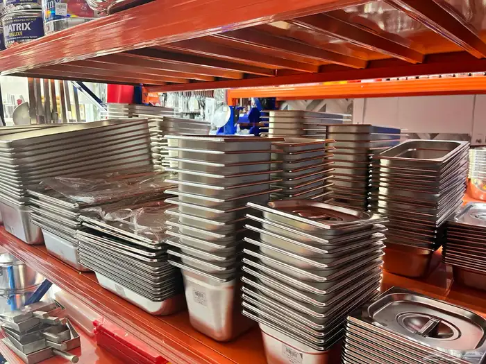 لبيع معدات المطاعم و المطابخ 4