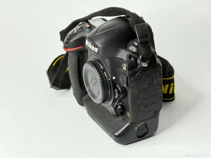 كاميرا D4s   عدسة 2.8 mm24-70   عدسة mm14-35 2.8 1