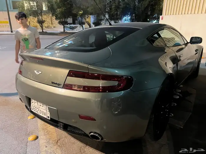 أوستن مارتن فانتج جير عادي نظيف ومخزن 27