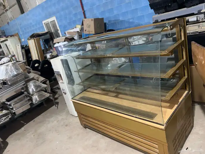 ثلاجة عرض حلاء متر ونص عرض ومتر ونص طول فردة خبز طولت سخان 11