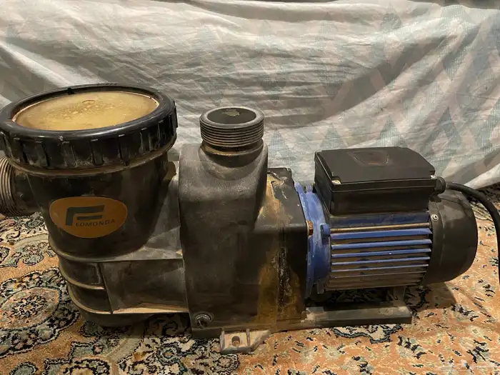 متور رفع ماء حق حمام سباحه 0