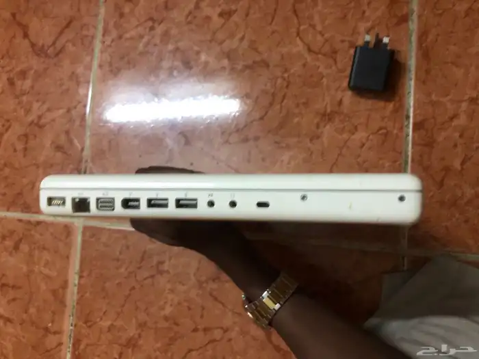 ماك بوك نضيف بس بدون شاحن 5