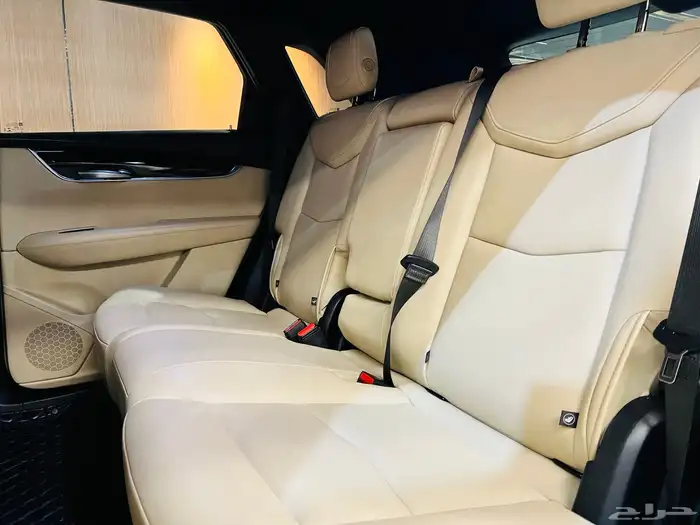 كاديلاك 2019 XT5 ( بحاله ممتازه ) 11