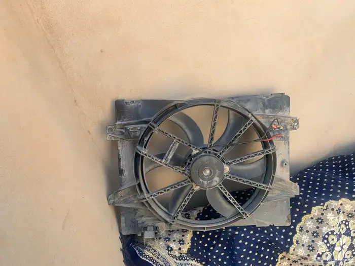 مروحه فورد مستعمل ناقصها دينمو مروحه وكتاوت المروحه سليمه 0