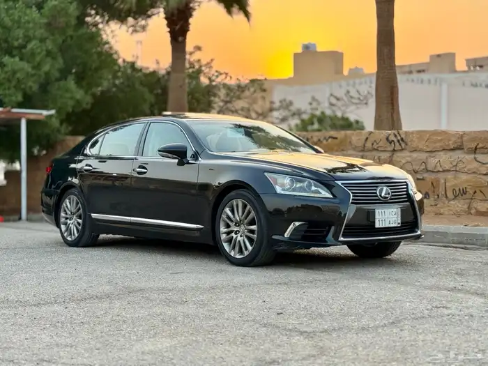 للبيع لكزس ((LS460)) 2013 (سعودي) ((نظيفة)) 1
