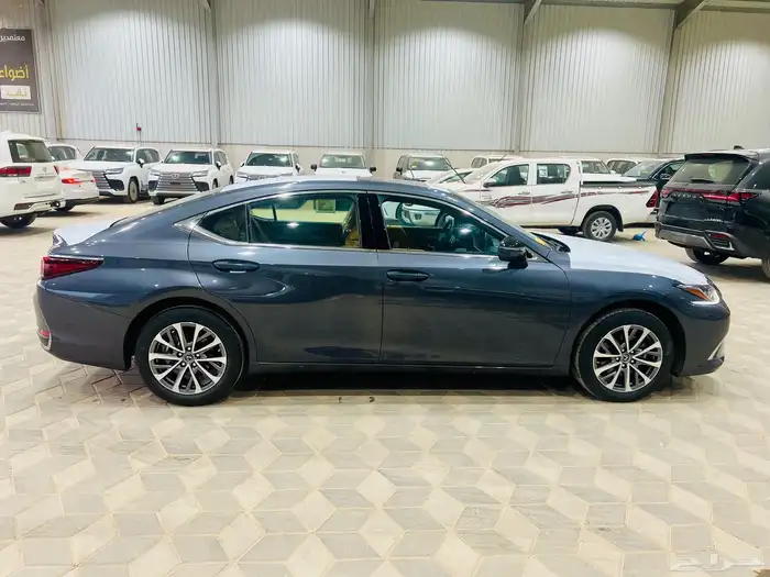 لكزس ES250 2025 1