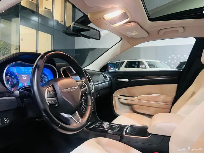 كرايزلر 2015 C300 بانوراما (بحاله ممتازه) 10