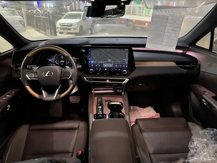 لكزس RX350 فئة BB بنزين 2025 5