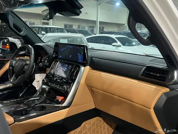 لكزس LX600 سعودي BB عداد 19 الف مالك واحد وكاله 33