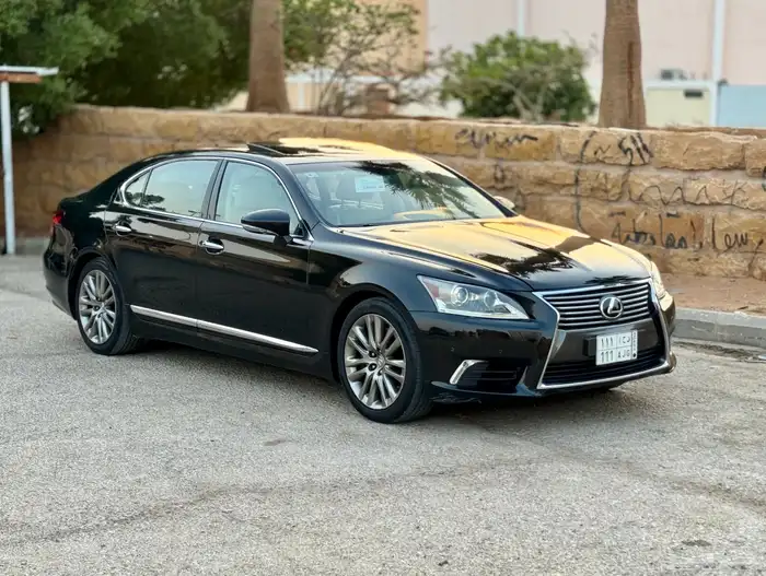 للبيع لكزس ((LS460)) 2013 (سعودي) ((نظيفة)) 3