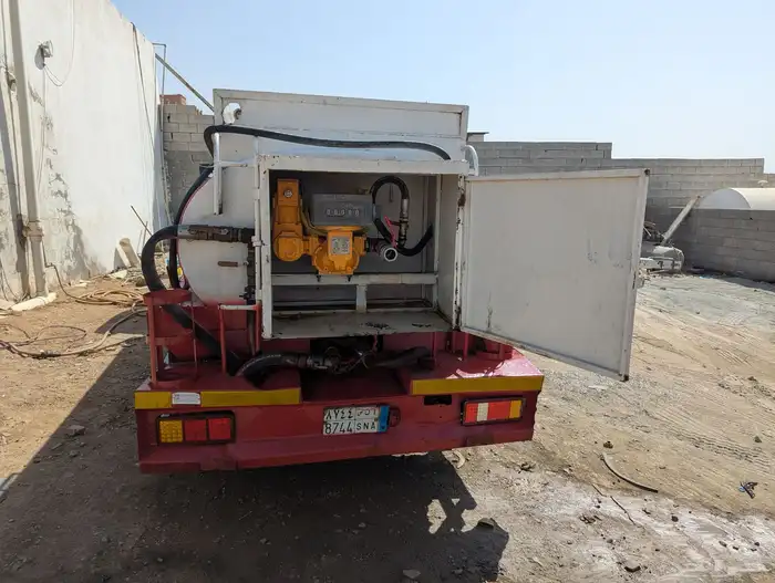 للبيع دينا صهريج ديزل 5500 لتر مستوبيشي 2013 جاهزة 4