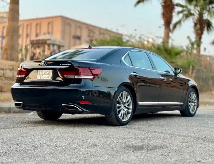 للبيع لكزس ((LS460)) 2013 (سعودي) ((نظيفة)) 9