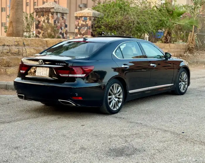 للبيع لكزس ((LS460)) 2013 (سعودي) ((نظيفة)) 10