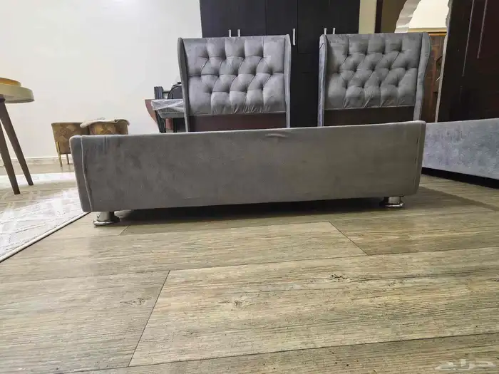 اثاث مختلف بحالة ممتازة جدا 10