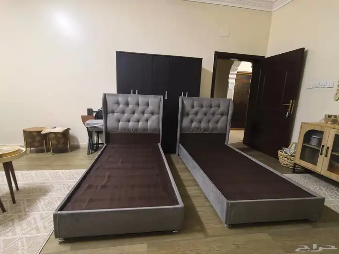 اثاث مختلف بحالة ممتازة جدا 11