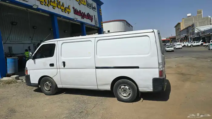 باص نيسان اوفان 2009 1