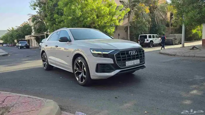 2019 اودي Q8 حاله الوكاله ممشي 47 الف كيلو مافيها حوادث ولا 0