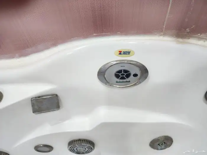 جاكوزي شبه الجديد من زينكو 0