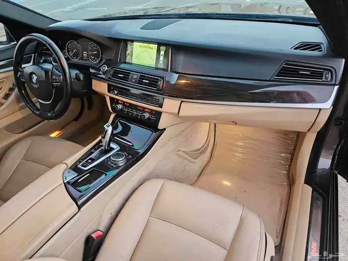 BMW 520i - موديل 2015 فل اوبشن 10
