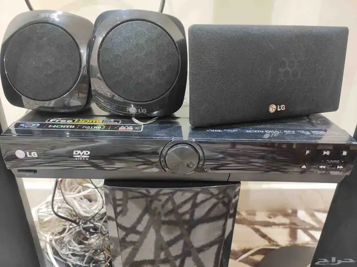 شبه جديد سرير اطفال  كرسي سياره اطفال  مروحة شفط مطبخ 3