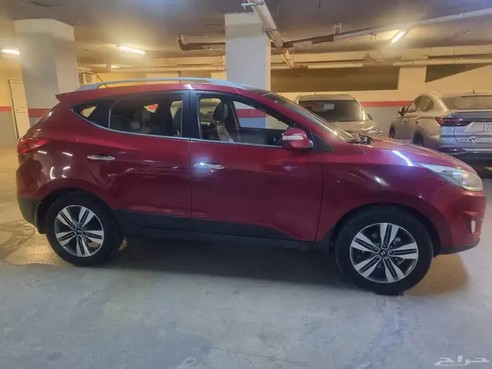 هيونداي توسان 2015  4WD  فل كامل  ممشى 179 ألف فقط وكالة 5