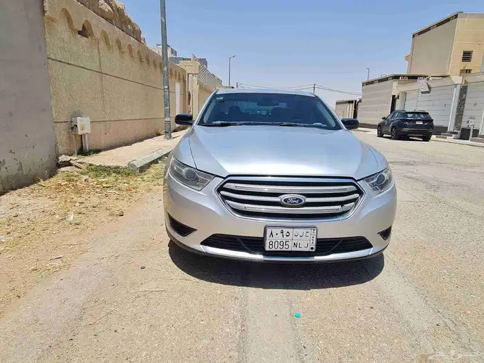 فورد تورس نظيفه جدا بدون حوادث ممشى 345 الف 2