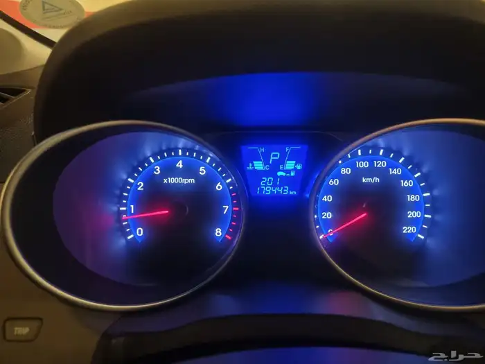 هيونداي توسان 2015  4WD  فل كامل  ممشى 179 ألف فقط وكالة 20