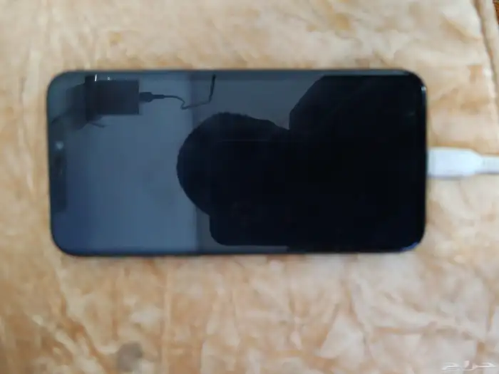 ايفون 11 برو 400 ريال 1