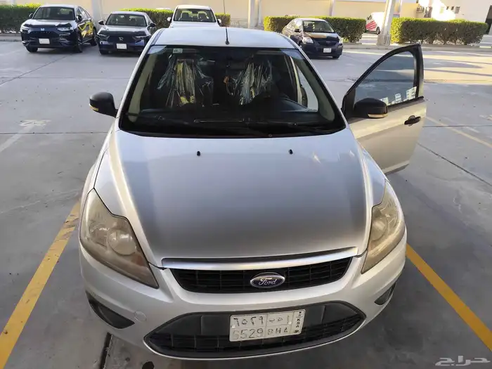 ford focus hatchback 0
