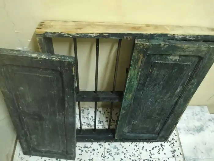 نافذه قديمه 0