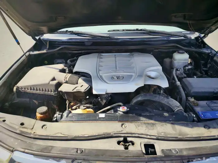 تويوتا لاند كروزر VX. R 2012 v8 3