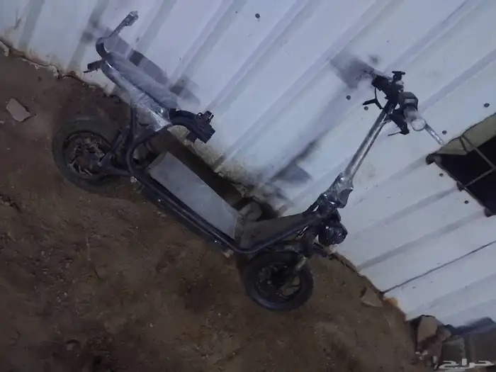 اثنين سكوترات للبيع واحد ابو سله كبير والثاني الوحش 2