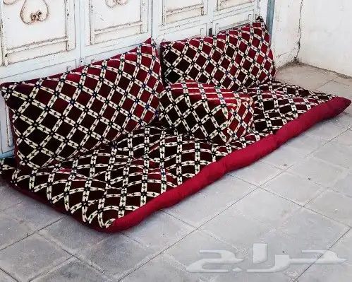 جلسه سدو مع المساند موجود 3 ارضيات و 6 مساند مع المراكي 0