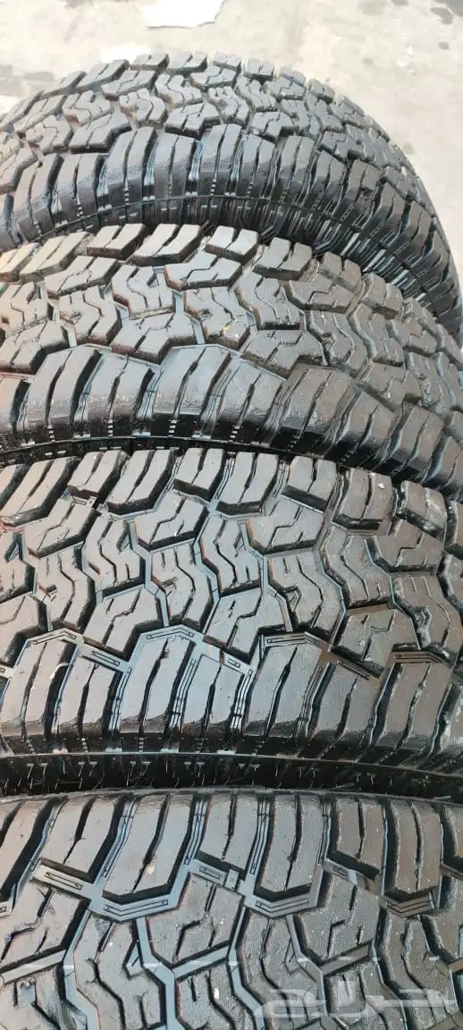 حجري فوصل كمل مقاس 73 12.50 17 0