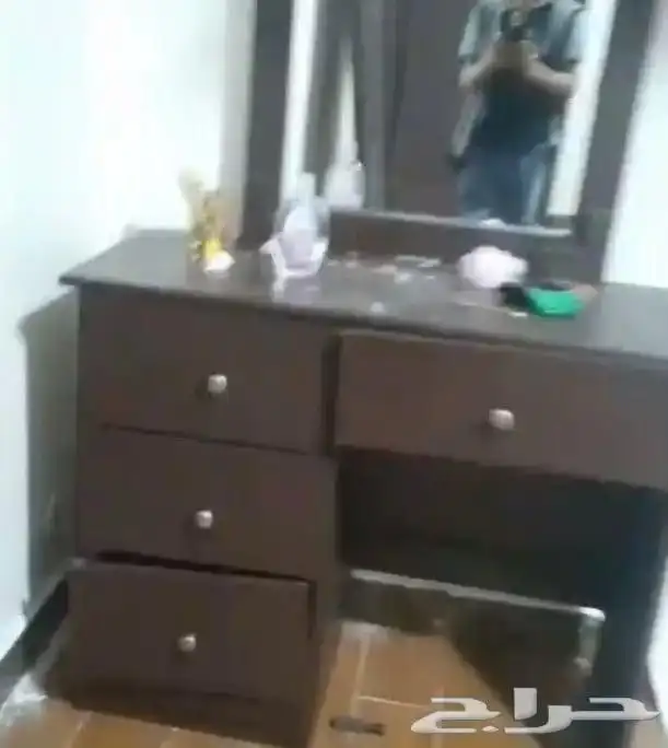 غرفه نوم للبيع حالتها ممتازه 1