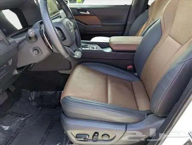 للبيع لكزس GX550 موديل 2024 Lexus GX 550 Premium 8