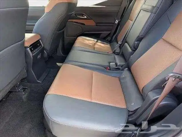 للبيع لكزس GX550 موديل 2024 Lexus GX 550 Premium 10