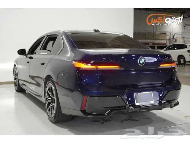 2023 بي إم دبليو 740i سيدان 4