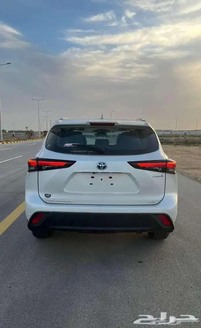 تويوتا هايلاندر GLE 2025 نصف فل 5