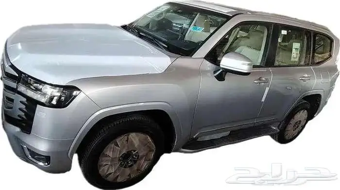 لاندكروزر L3 موديل 2025 اسود وذهبي وبيض 4