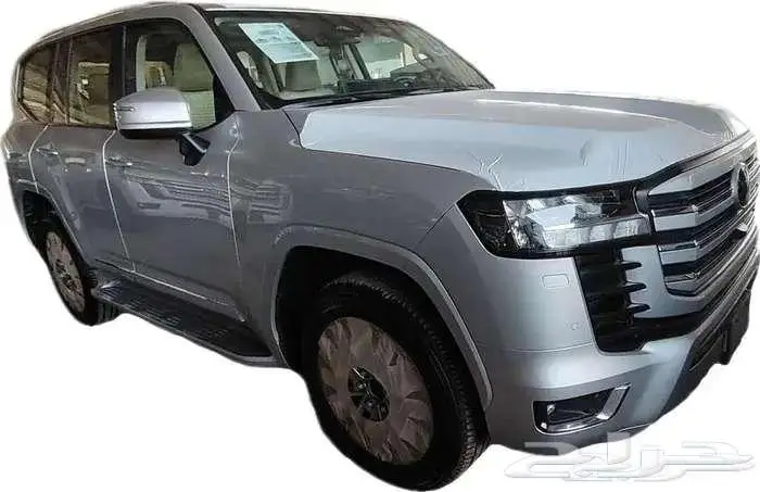 لاندكروزر L3 موديل 2025 اسود وذهبي وبيض 3
