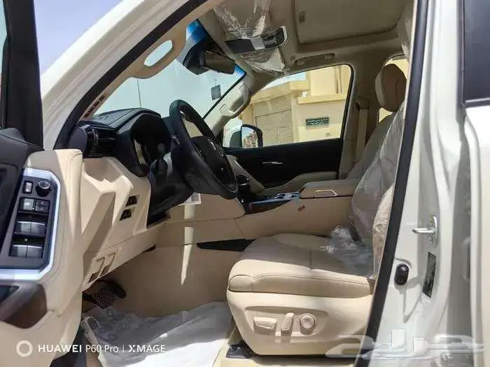 لاندكروزر L4 بنزين موديل 2025 17
